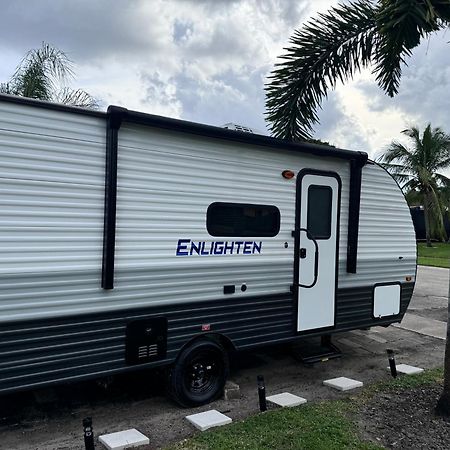 Willa Cozy Rv Trailer Fort Lauderdale Zewnętrze zdjęcie